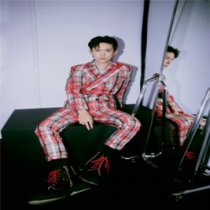 易烊千玺全新单曲《I Adore You》上线