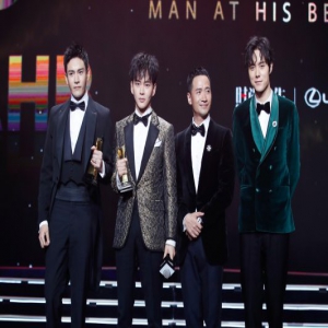 黄宥明亮相《时尚先生》年度先生盛典 斩获2018年度热点人物