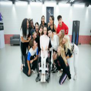 Angelababy携手残疾舞蹈家刘岩 《新舞林大会》诉说爱与勇气