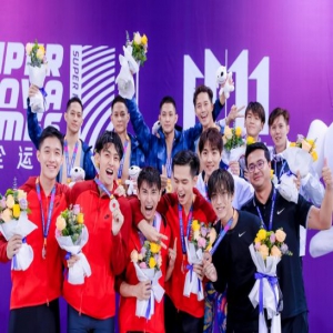 《超新星全运会》开启游泳新篇章 赖美云上演“鼠刨”式游泳