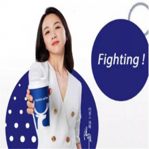 瑞幸咖啡年损八亿，星巴克销售额首次下滑 “两虎”相争谁胜谁负？