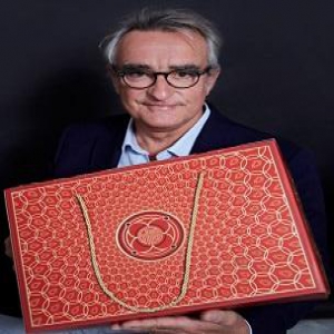 洽洽联合LV推高端礼盒 高不成低不就到底图啥？