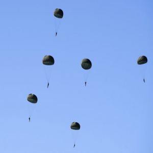 荷兰纪念二战“市场花园行动”75周年