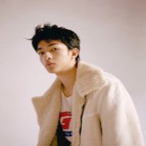 屈楚萧微博连晒天气 被粉丝“玩坏”成天气预报员