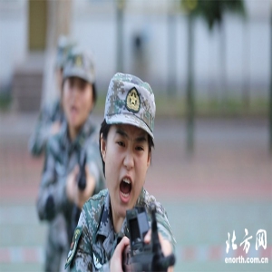 贾岚珺：从孤僻自卑到必争第一 我要在从军路上尽全力为国担当