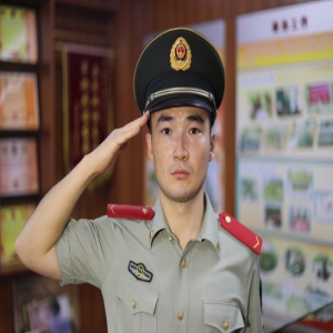 阿斯哈尔·努尔太：褪去大学生士兵的光环 扛起军人的担当