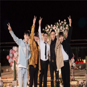 姜潮惊喜求婚麦迪娜超甜蜜