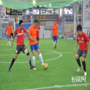 世界杯激战正酣 省会苏宁生活广场上演快乐足球