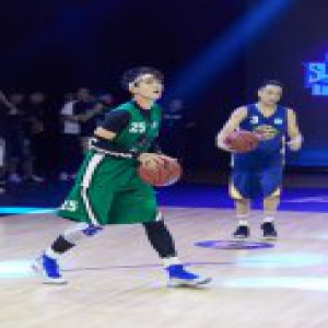 徐正溪出战超级企鹅联盟 太师打篮球太拼被封“拼命三郎”