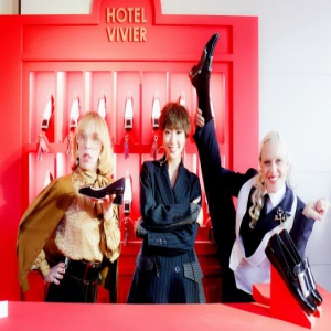 紫檀受邀出席巴黎时装周 时尚品味受奢侈品牌青睐