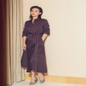 谭卓出席品牌活动 “高贵妃”现代装气场全开