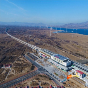 京张高铁东花园北站亮相