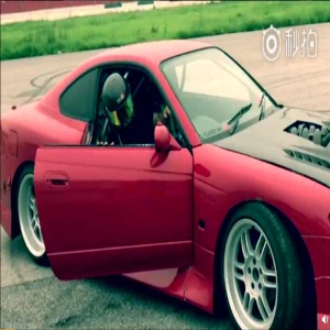 释小龙分享漂移视频 高水准甩尾酷炫夺目