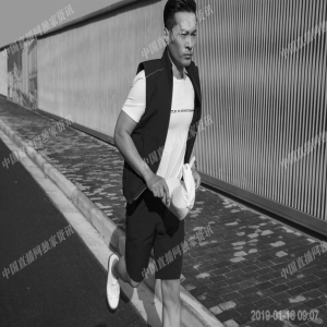 谭凯时装大片曝光 跟着魅力绅士学穿搭