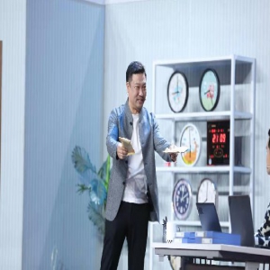 《欢乐喜剧人》贾冰霸气踢馆 魔王空降包袱连甩