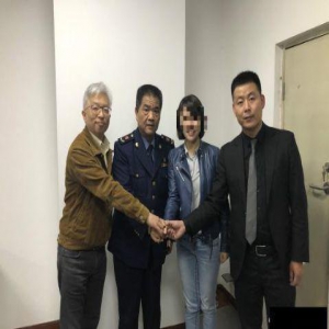 奔驰维权女车主被曝欠债超500万跑路 本人回应：不属实造谣