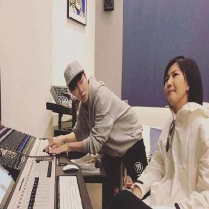 林俊杰发新歌《Stay With You》 致敬前线所有人员