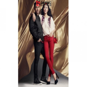 性感模特刘雯搭配长腿男神崔始源 再度合体写真狂虐狗