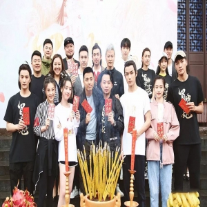 《冒牌太子妃》横店开机 赵弈钦李凯馨反套路成长记