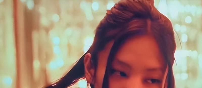 Jennie为演唱会中途离场道歉，却陷入话题争议，台词被批太露骨？(图9)