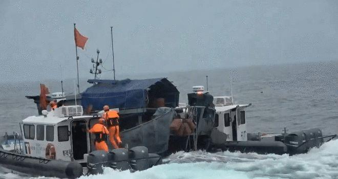 台媒：台当局又以“越界”为由查扣大陆渔船，5人被扣押  (图1)