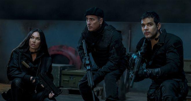 《敢死队4》发布首支预告 老牌动作影星再次集结(图5)