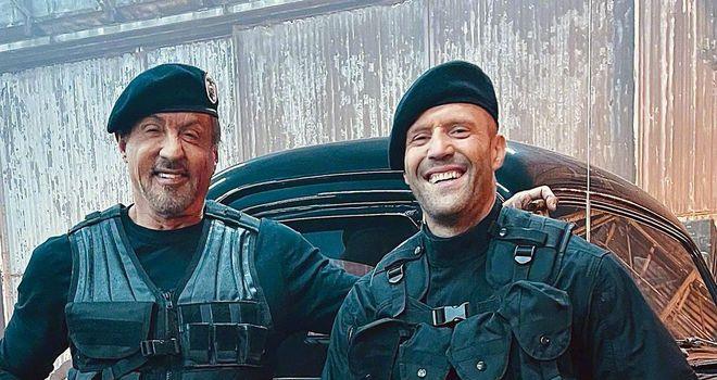 《敢死队4》发布首支预告 老牌动作影星再次集结(图6)