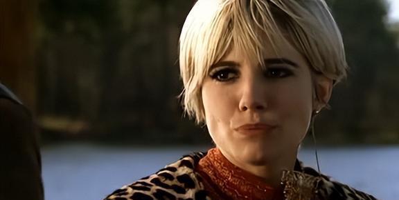 电影《纵情女郎》中自由意识的觉醒是重要的主题，表现在哪方面？(图8)